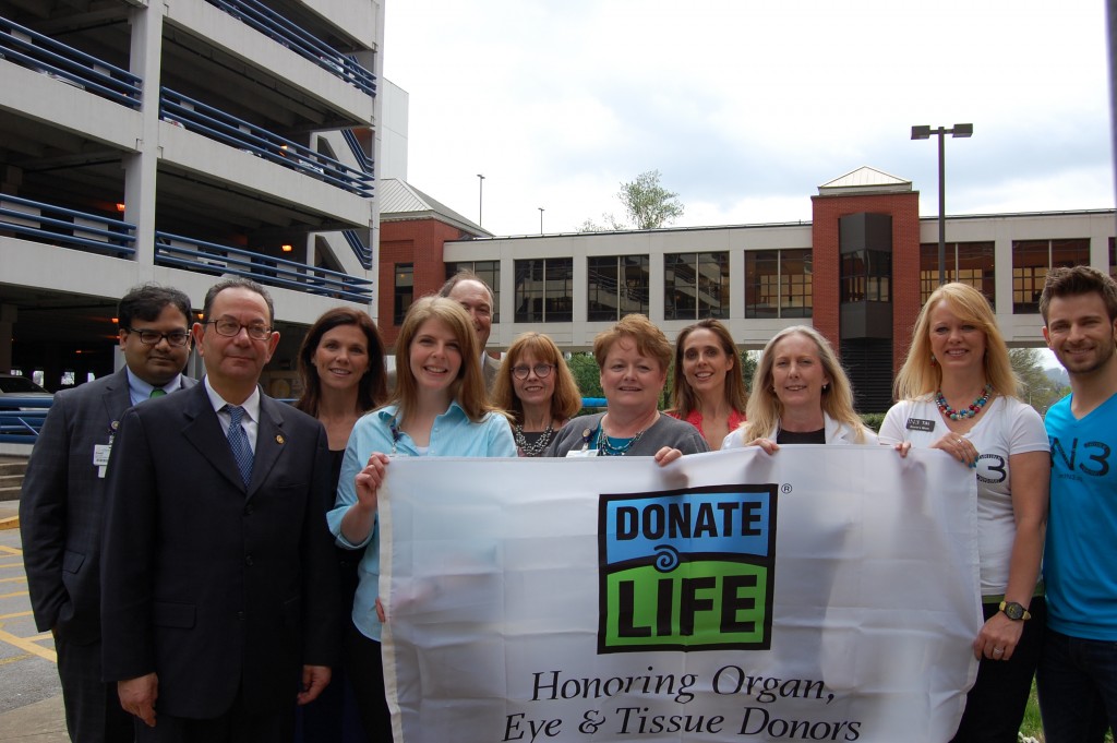 Erlanger raises “Donate Life Flag”; honors donors and families during