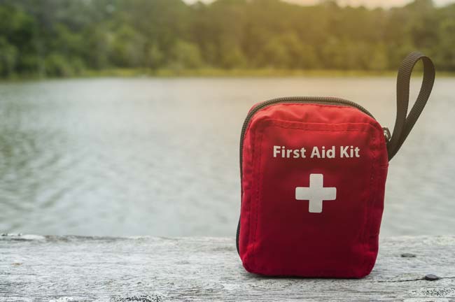 Basic first aid for outdoor activities